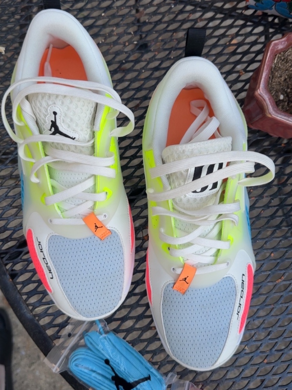 Jordan Heir Series "Cutting Twine" (Sail/Dark Powder Blue/Volt/Black) size 10 m.